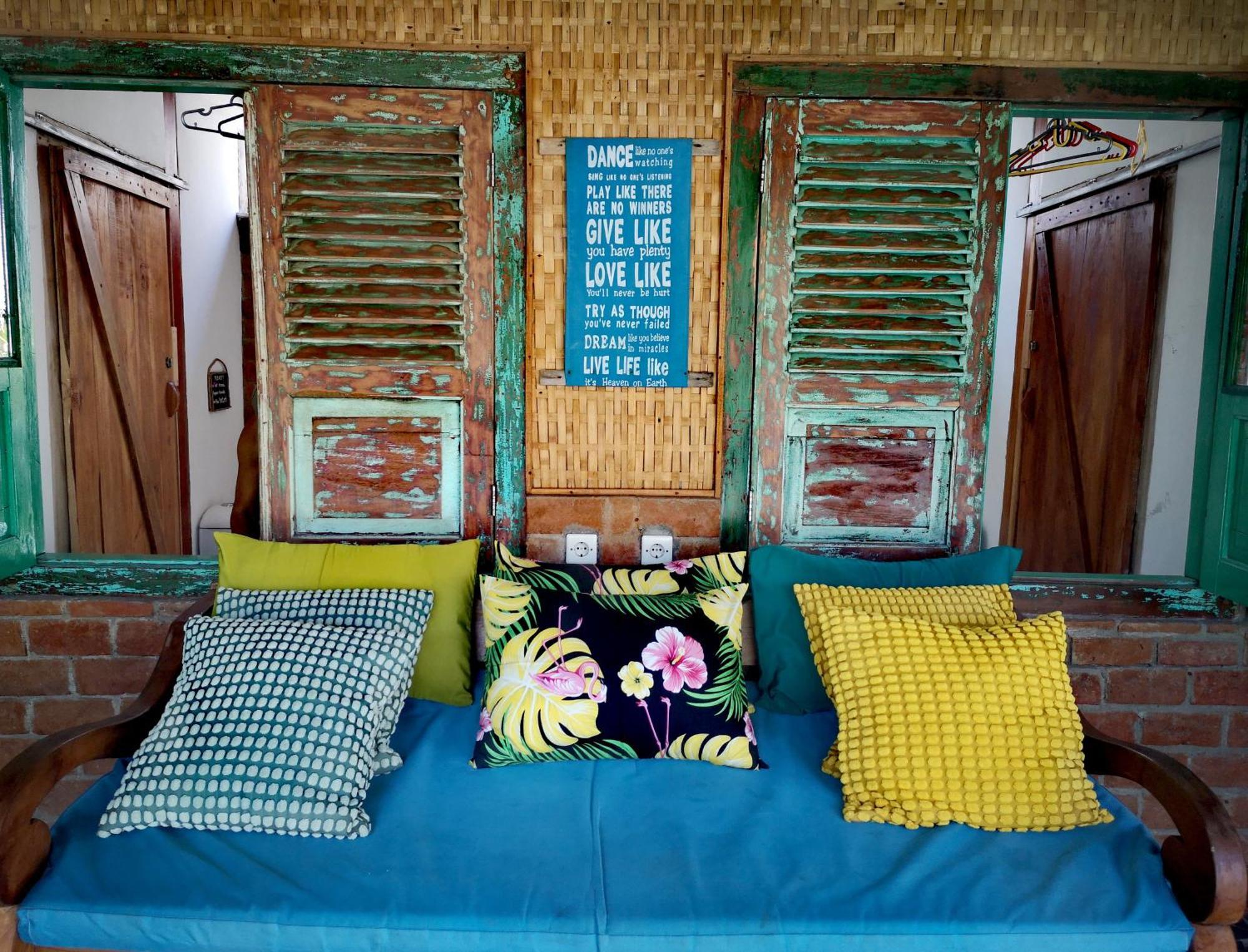 Villa La Vida กีลีตราวางัน ภายนอก รูปภาพ